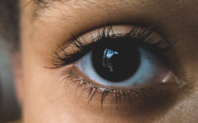 Retinal czy Retinol dla wrażliwej cery – co wybrać?